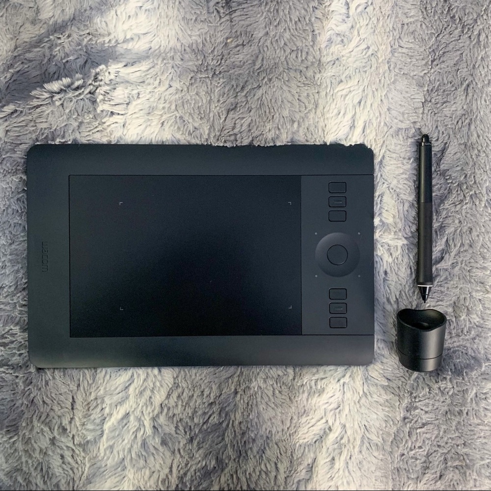 Wacom Intuos Pro Pen Tablet - Small